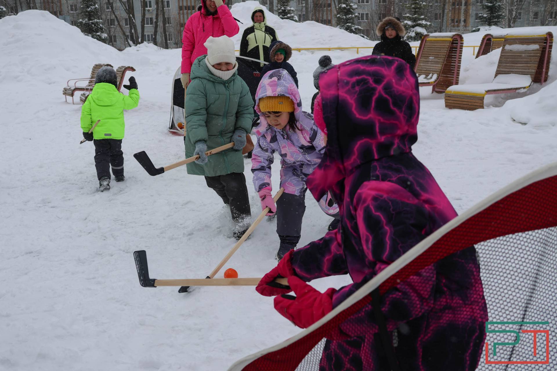 Семейная квест‑игра прошла на бульваре улицы Серова