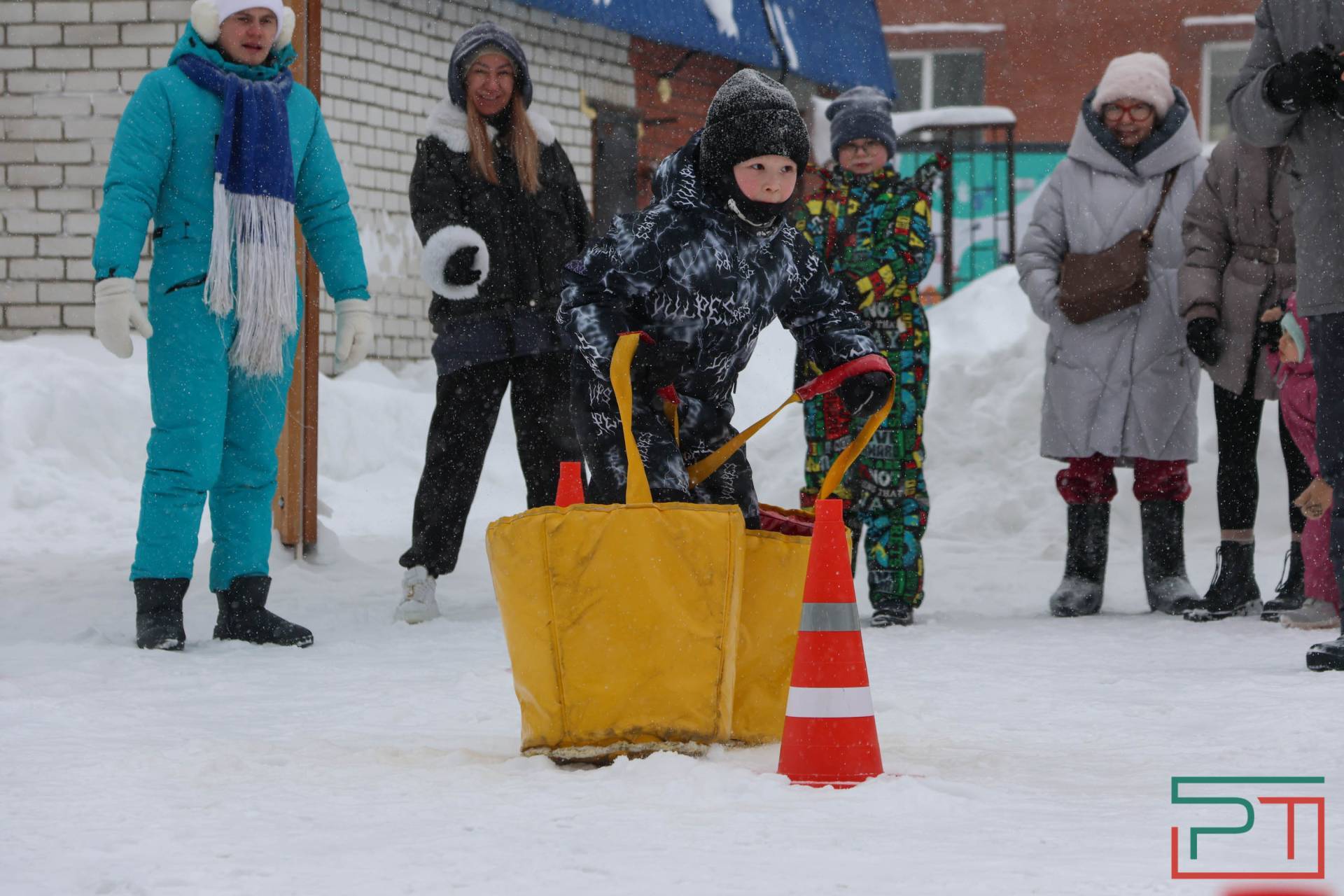Семейная квест‑игра прошла на бульваре улицы Серова