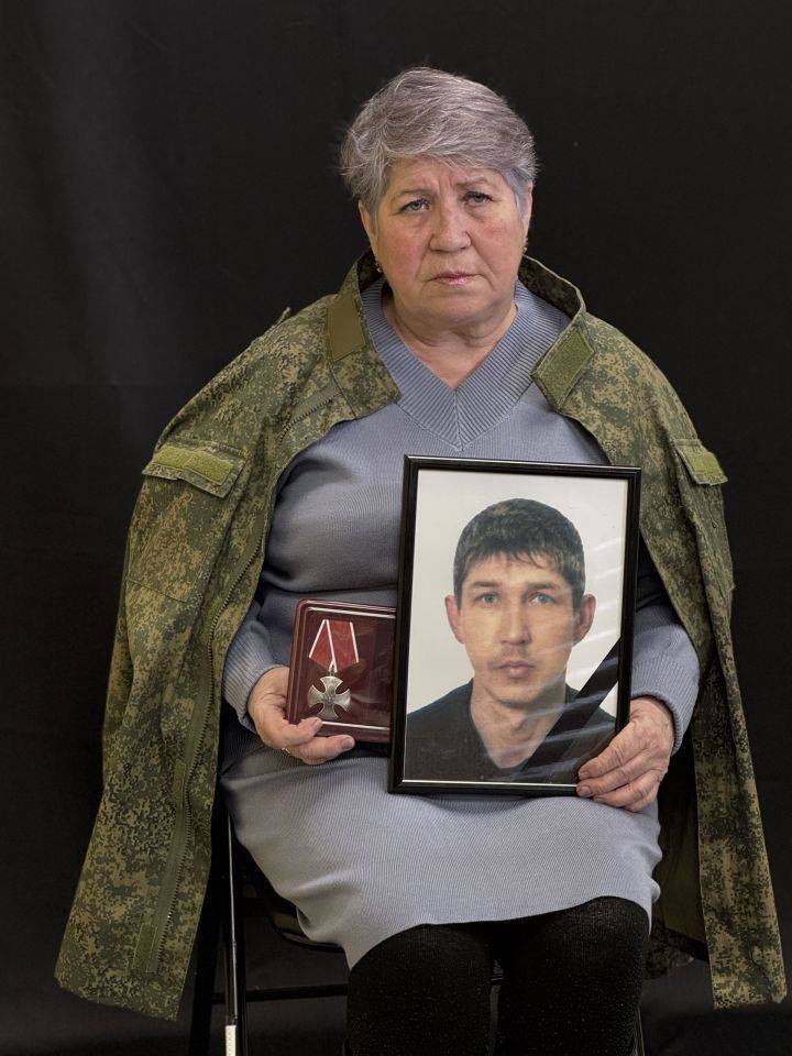 Более 50 семей Чистопольского района снялись в фотосессии «Жена, дети, мама Героя»