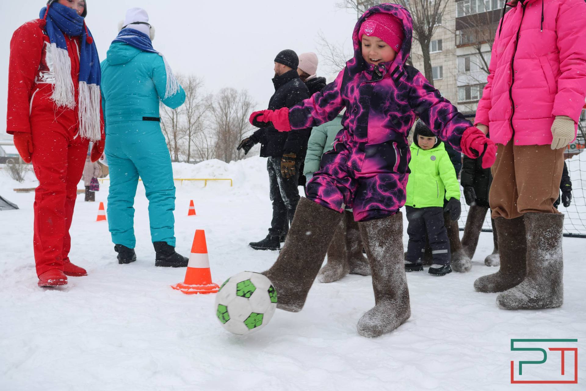 Семейная квест‑игра прошла на бульваре улицы Серова