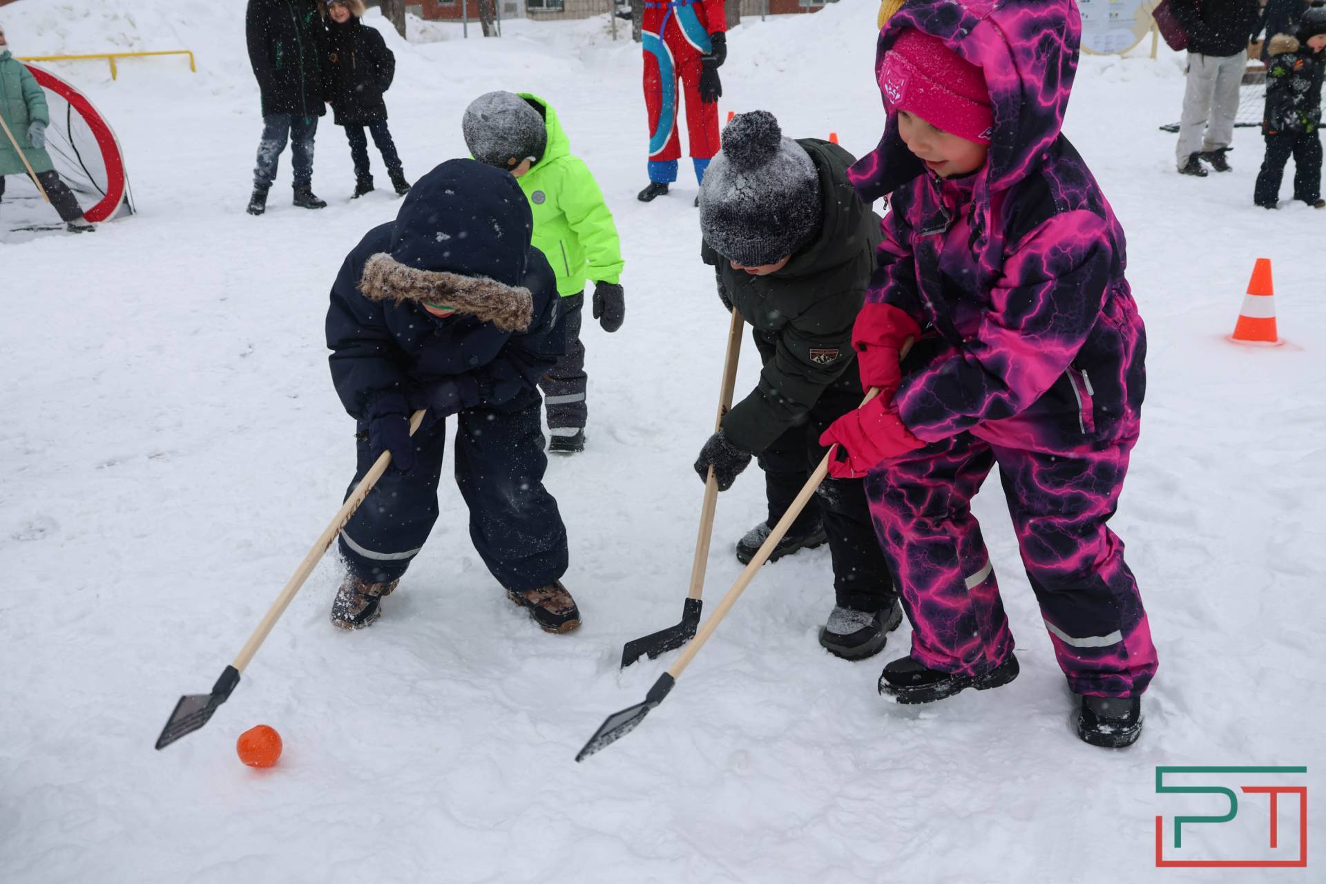 Семейная квест‑игра прошла на бульваре улицы Серова