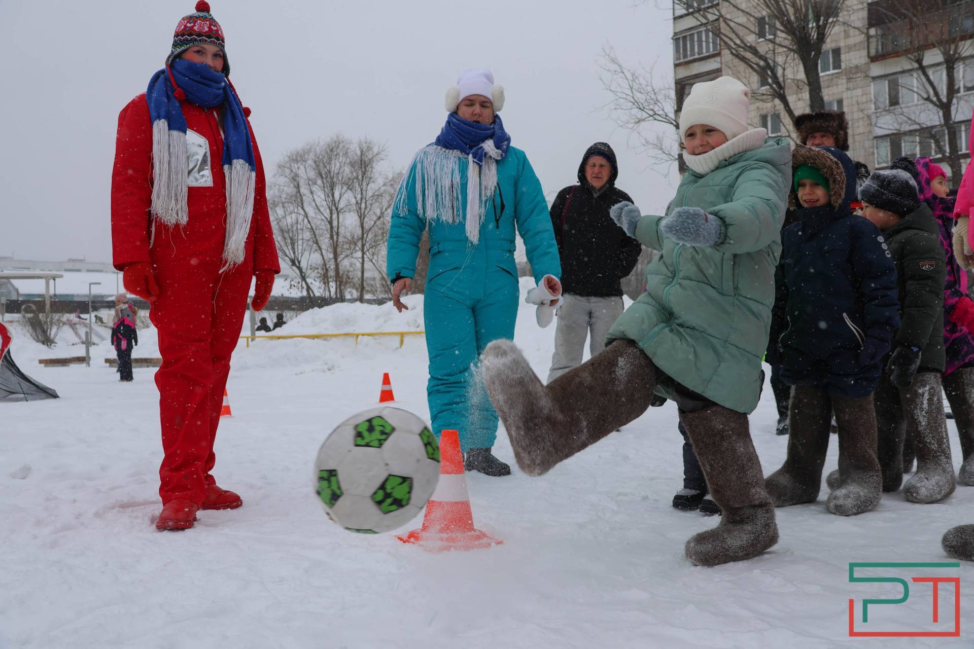 Семейная квест‑игра прошла на бульваре улицы Серова
