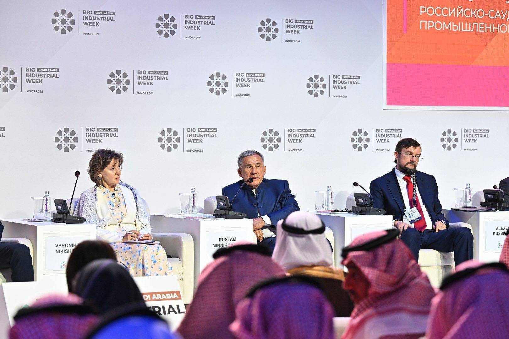 Минниханов – гостям «ИННОПРОМа»: «Приглашаю к реализации совместных проектов в Татарстане»