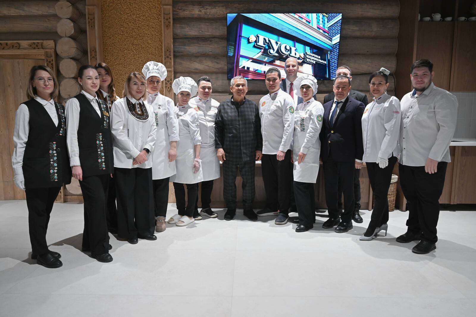 Минниханов посетил обновленный центр уникальных ремесел - видео