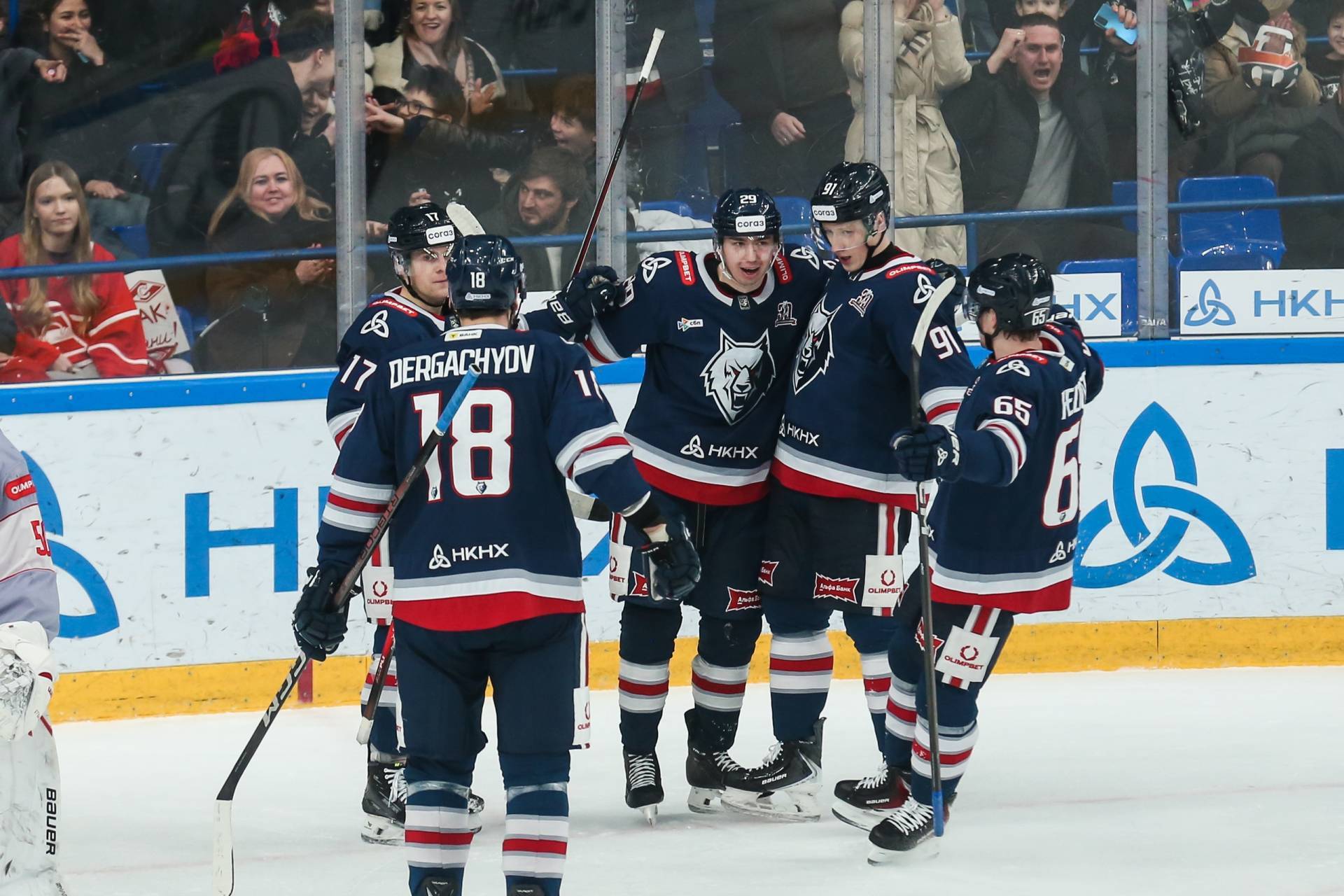 «Нефтехимик» вышел в плей-офф, выиграв у «Трактора»