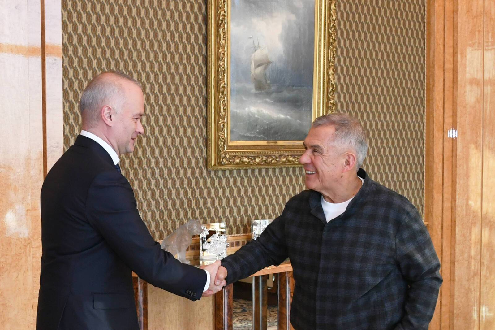 Раис Татарстана и глава ОАК обсудили вопросы развития Казанского авиазавода