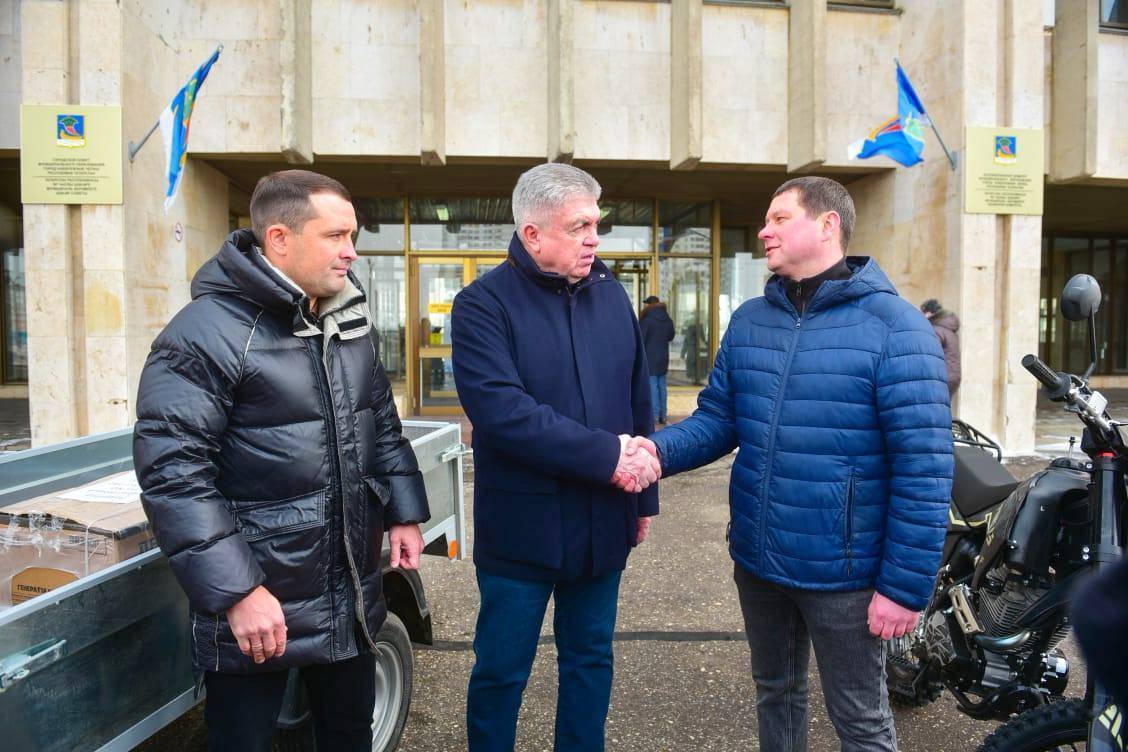 Челнинцы отправили в зону СВО мотоцикл, прицеп и бензопилы