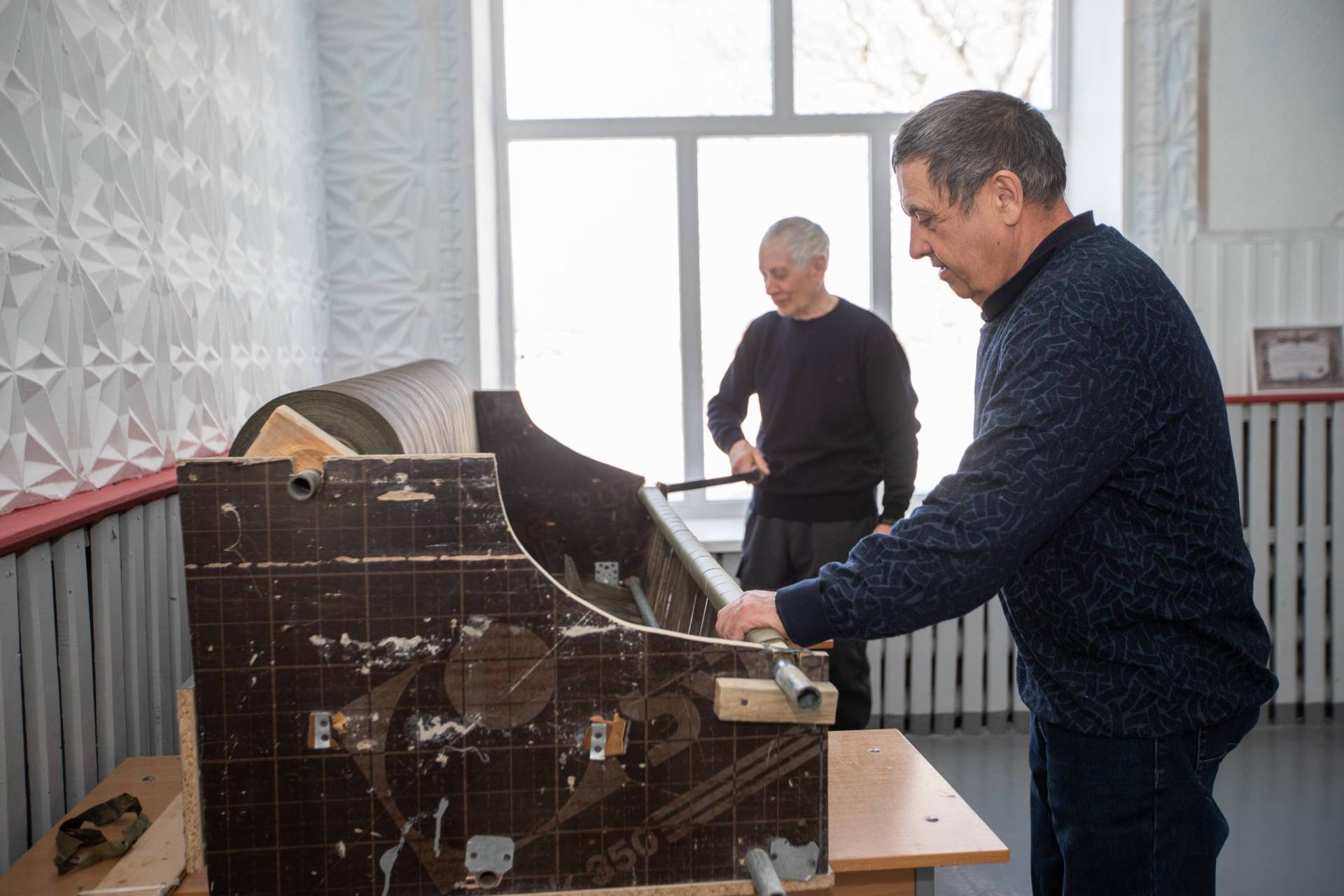 Жители нижнекамского села сплели более 700 масксетей для бойцов СВО