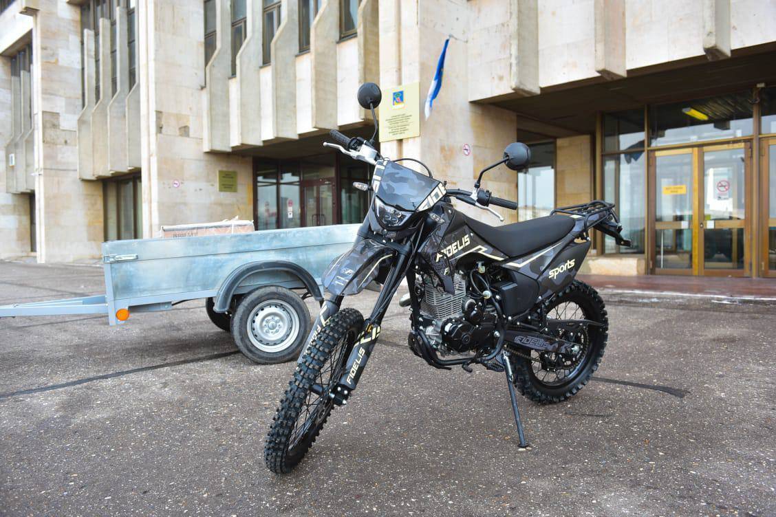 Челнинцы отправили в зону СВО мотоцикл, прицеп и бензопилы