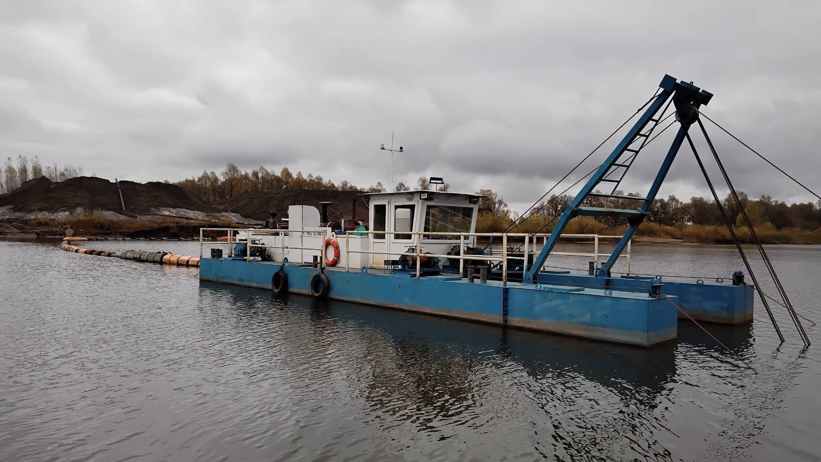 Суд обязал предпринимателя выплатить 13 млн рублей за незаконную добычу песка на Каме