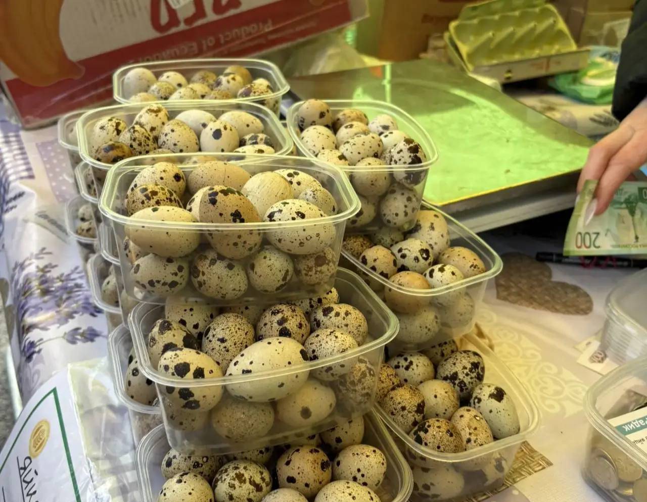 Высокогорские фермеры привезли мед, картофель и молоко на ярмарку в Казань