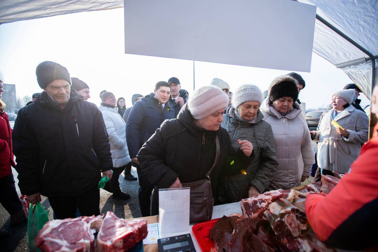 Мэр Нижнекамска купил для семьи фермерские продукты на первой сельхозярмарке весны