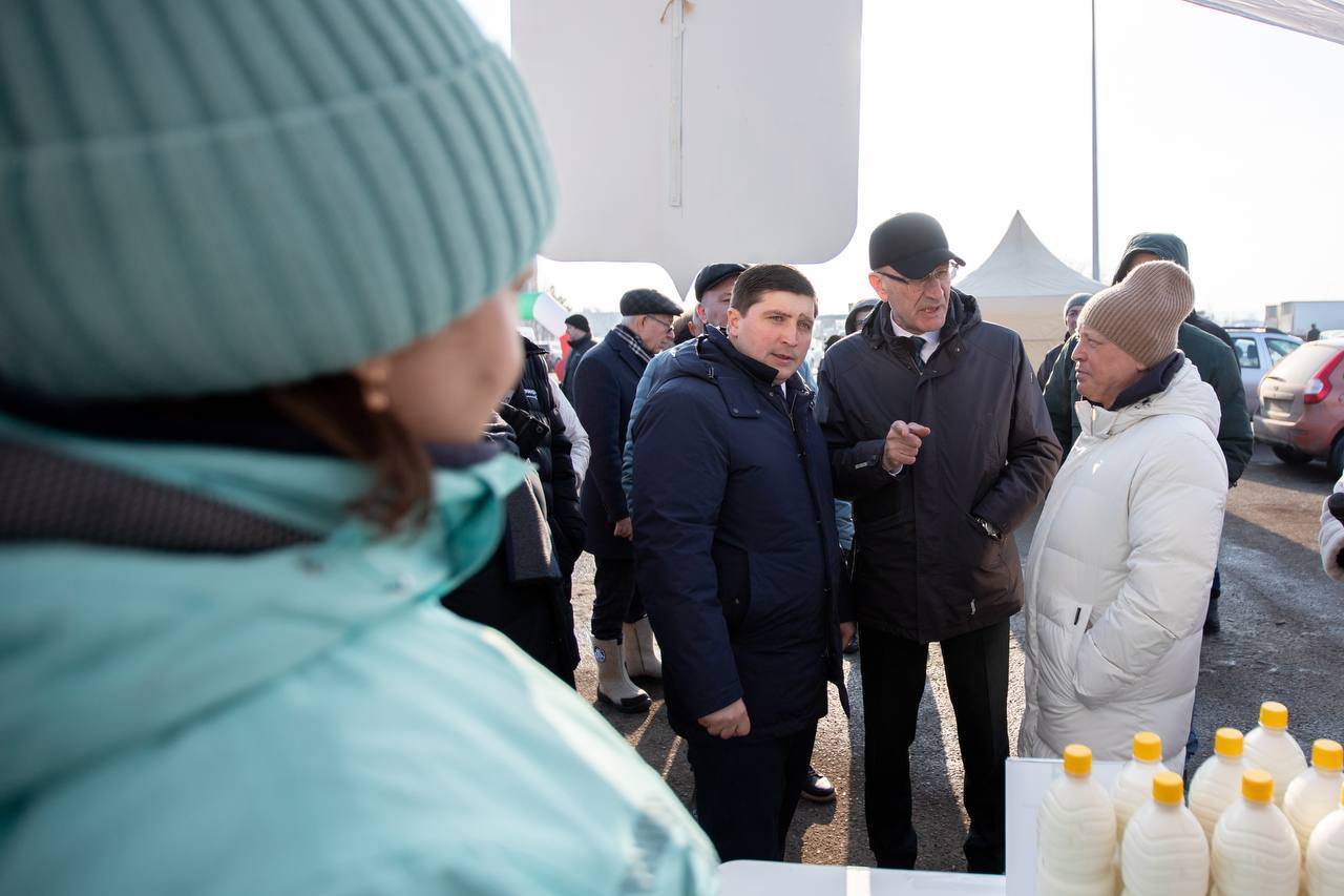 Мэр Нижнекамска купил для семьи фермерские продукты на первой сельхозярмарке весны