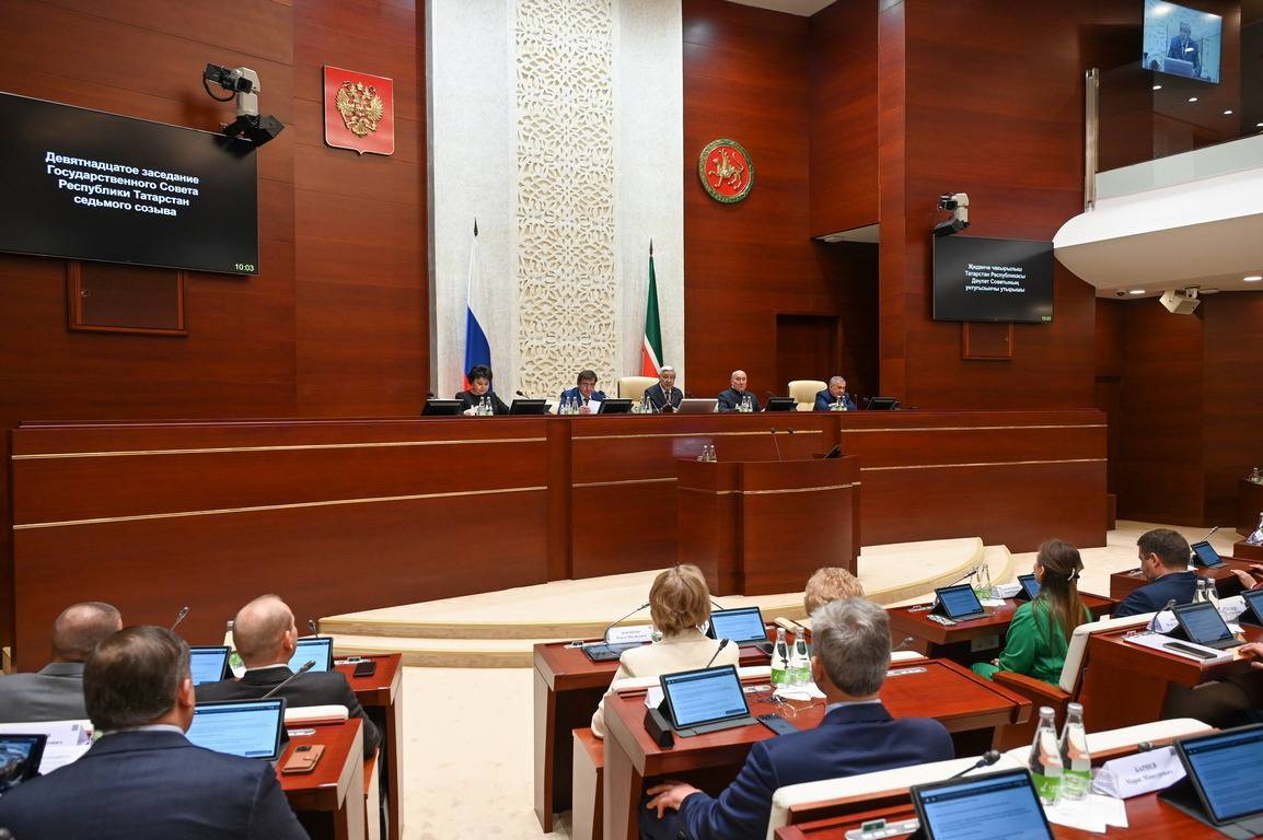 «В моей жизни наступает новый этап»: Фарид Мухаметшин избран Почетным Председателем Госсовета РТ