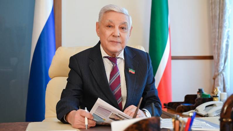 «Мы знаем цену единству»: Мухаметшин поздравил с Днем воссоединения Крыма и Севастополя с РФ