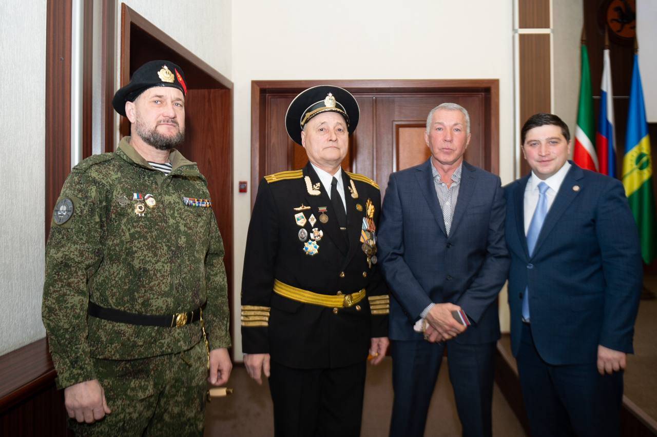 В Нижнекамске наградили волонтеров, помогающих бойцам СВО