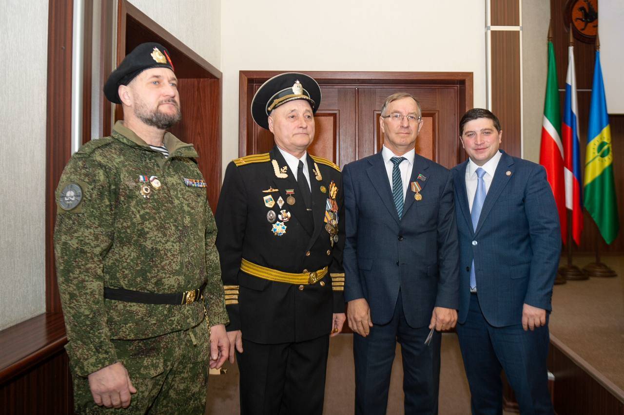 В Нижнекамске наградили волонтеров, помогающих бойцам СВО
