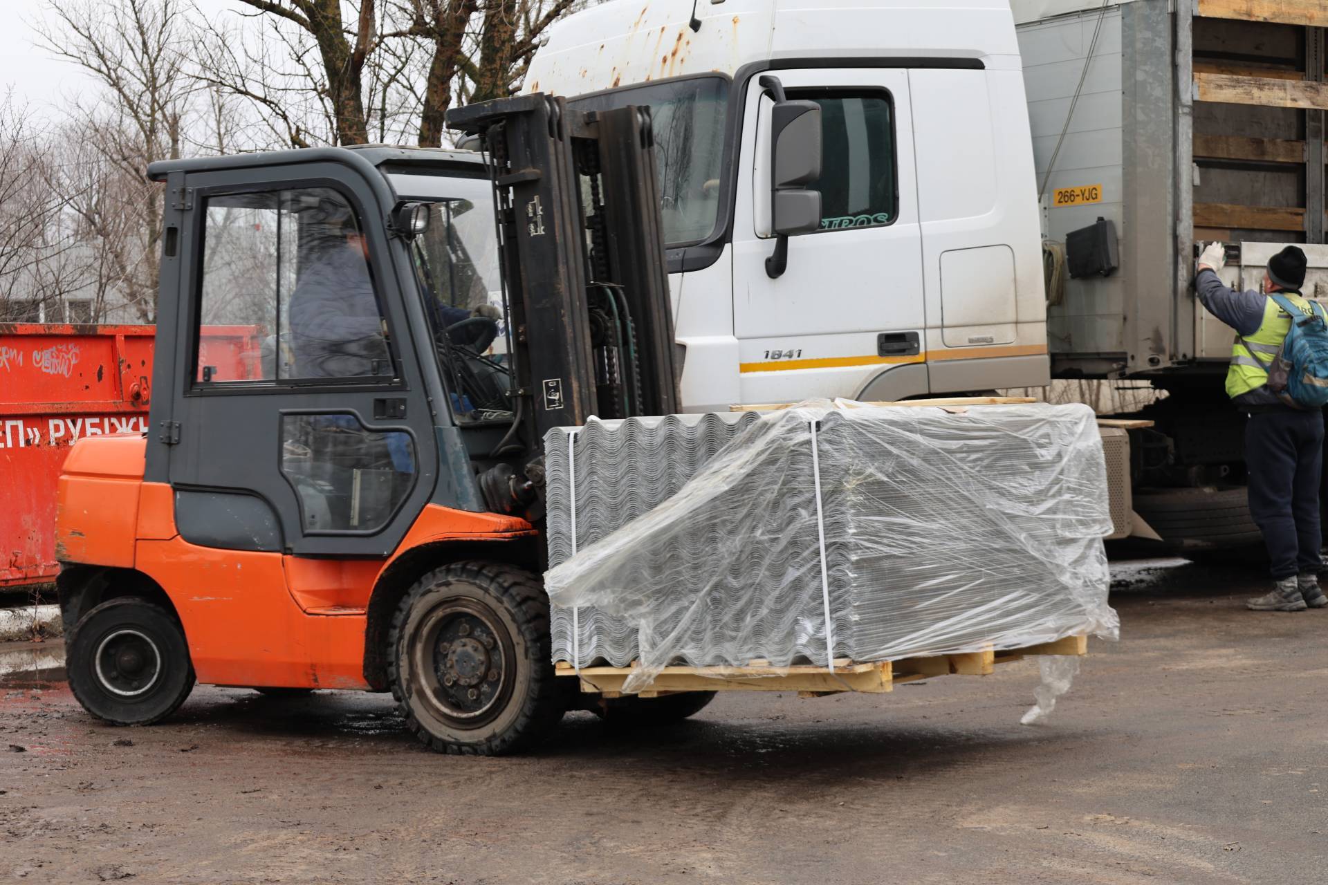 Татарстан доставил более 250 тонн гуманитарной помощи в Лисичанск и Рубежное