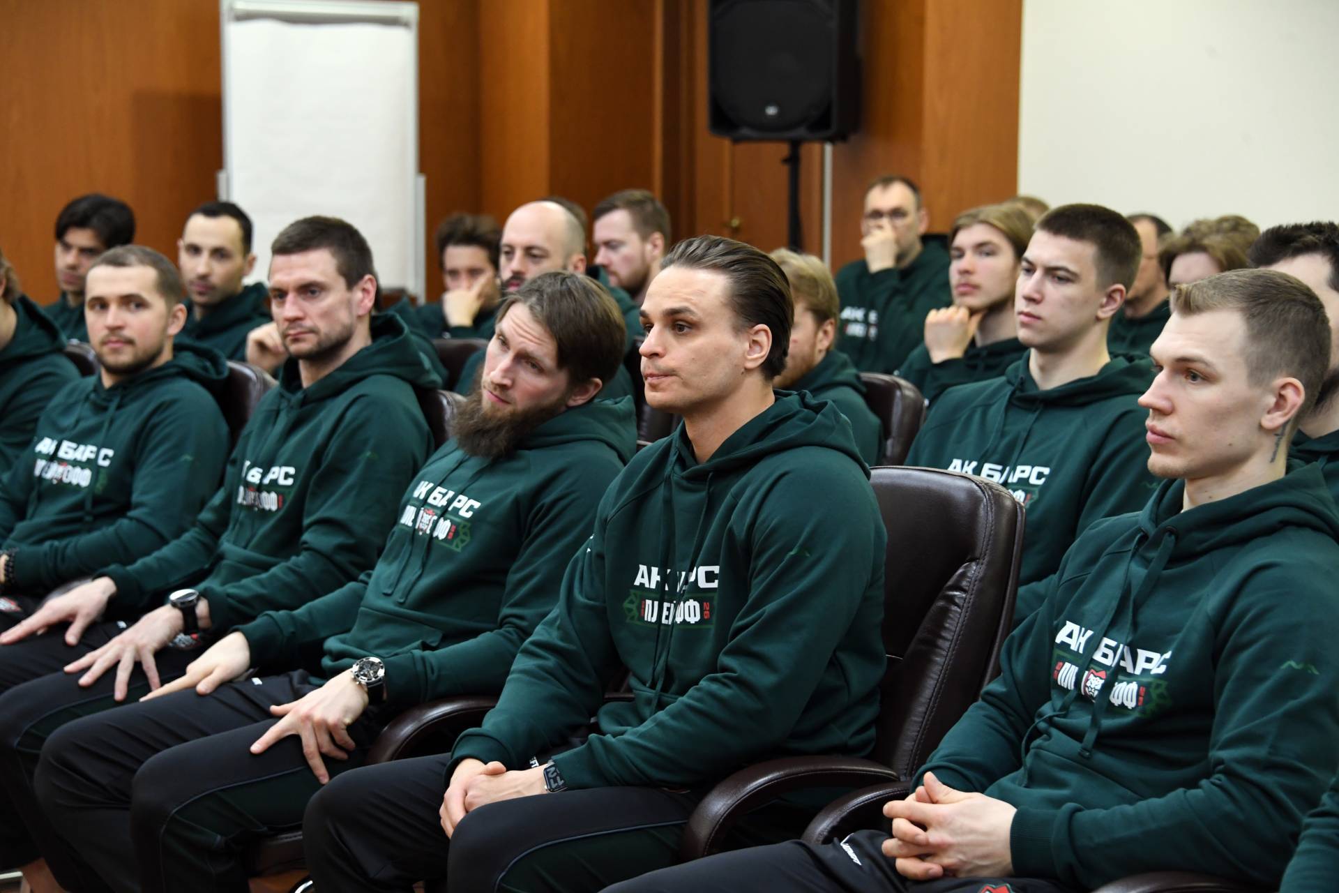 Минниханов традиционно встретился с хоккеистами «Ак Барса» перед стартом плей-офф