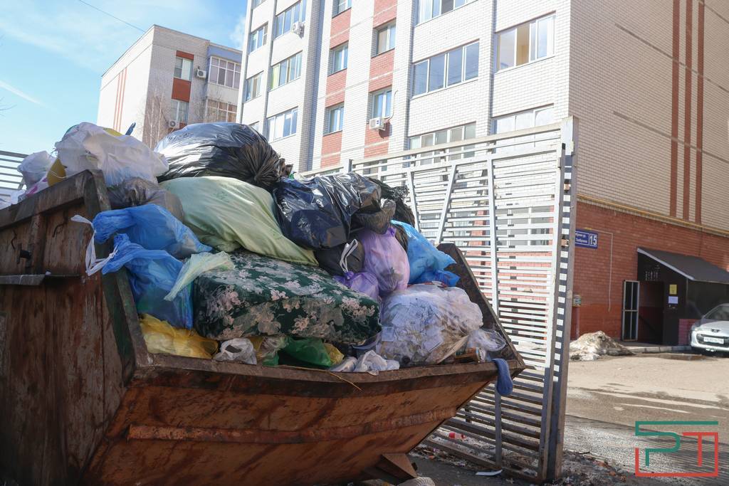 Машины ломались, люди увольнялись: в Казани разгребают последствия зимнего мусорного коллапса