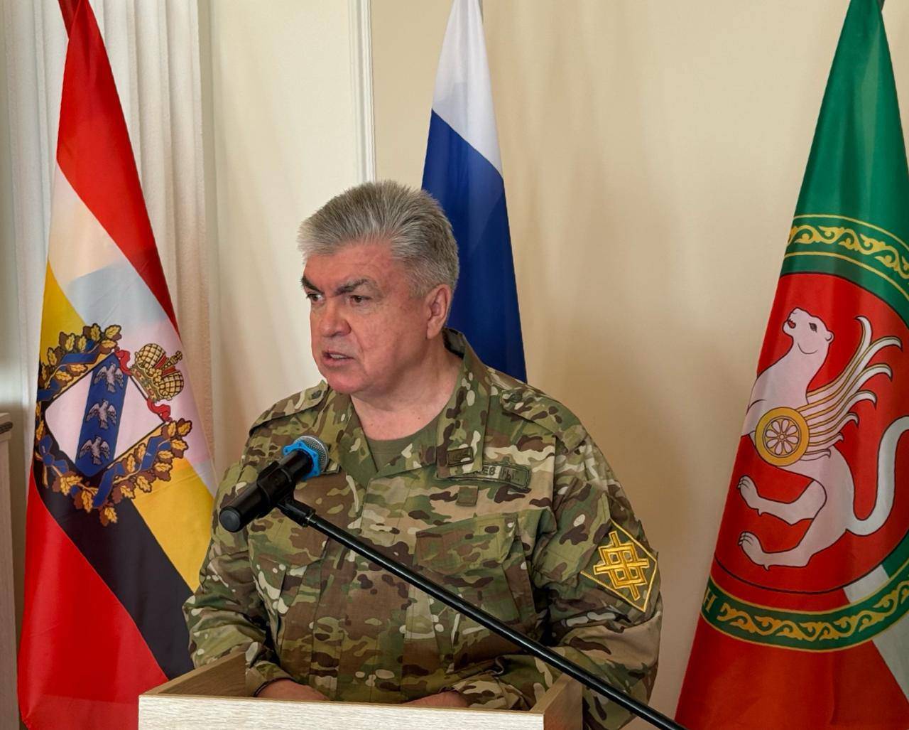 Делегация из Татарстана передала транспорт и стройматериалы бойцам СВО