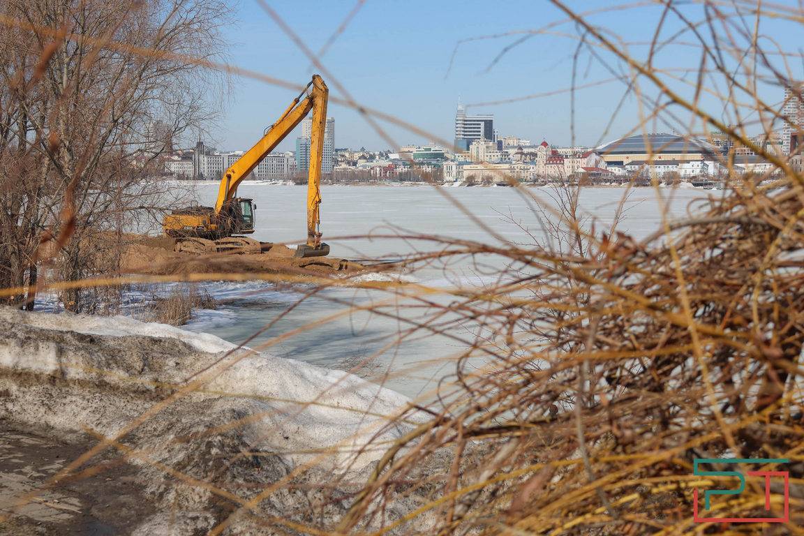 «Не трогали бы ивы – не было бы скандала»: казанцев возмутила вырубка деревьев на Кабане