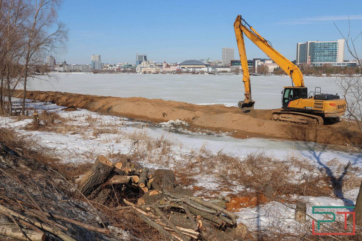 «Не трогали бы ивы – не было бы скандала»: казанцев возмутила вырубка деревьев на Кабане