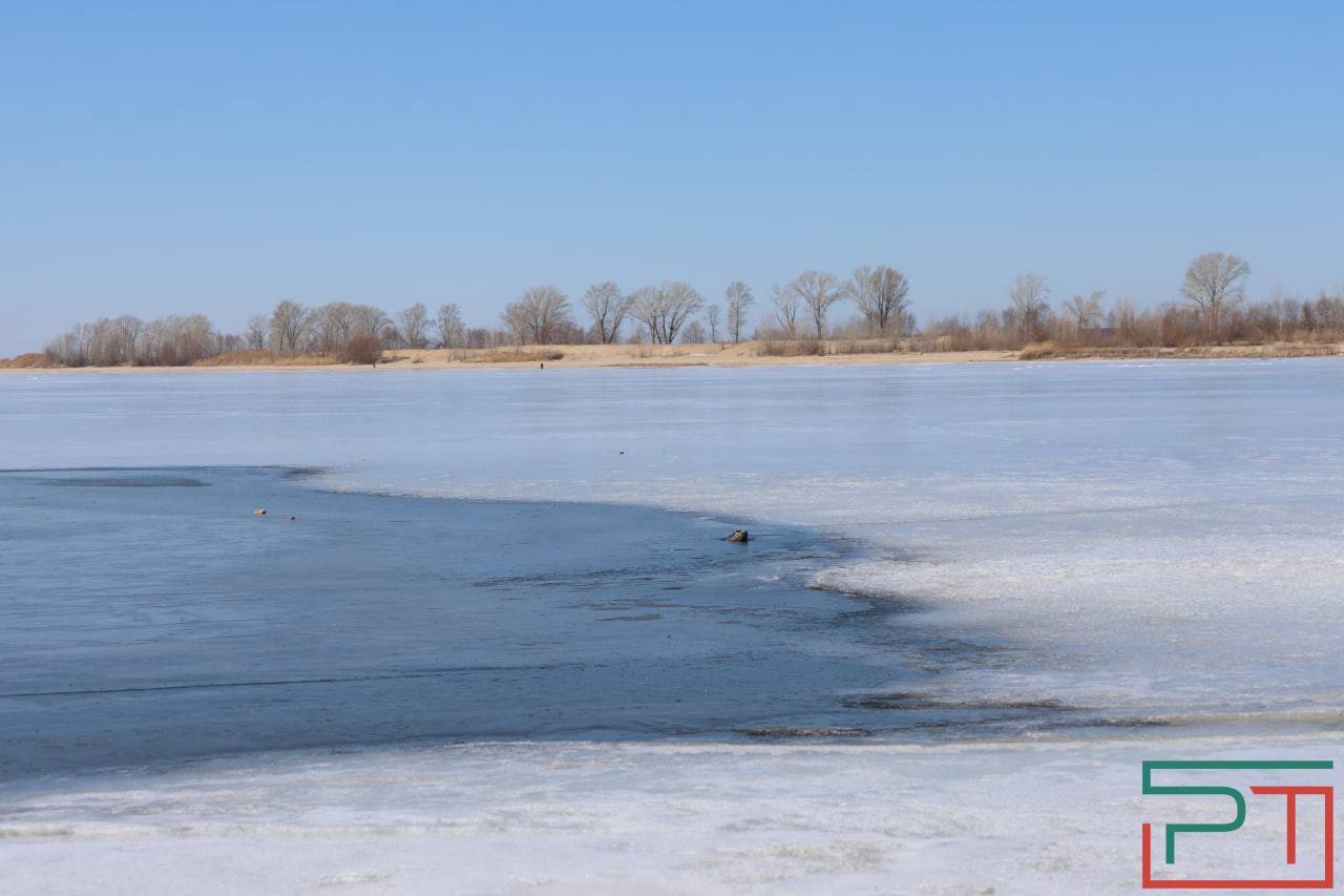 «Опасен для жизни»: МЧС предостерегло татарстанцев от выхода на весенний лед