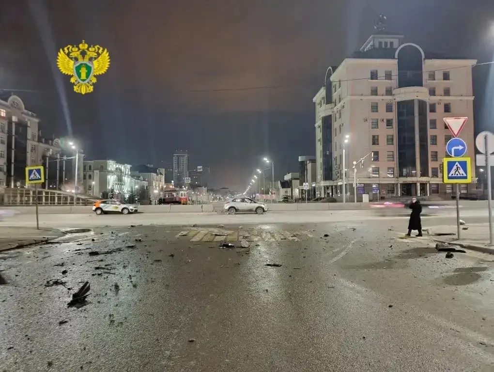 В Казани Lexus врезался в бетонное ограждение и загорелся — погибли трое