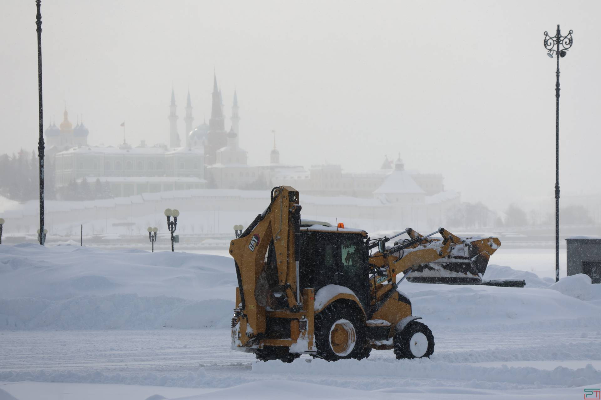 В Казанском Кремле из-за оттепели и снега повредилась часть деревянной кровли
