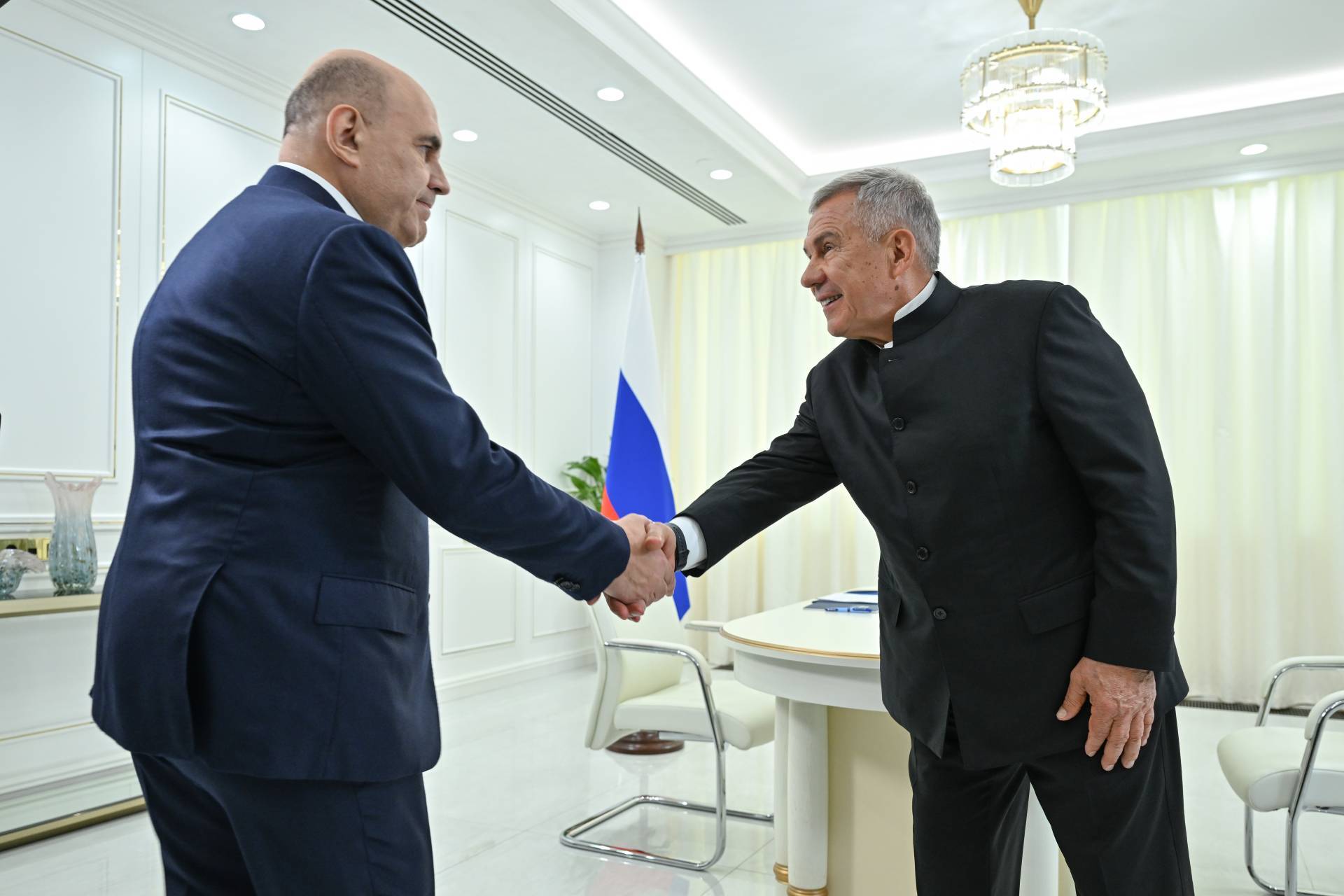 Минниханов поздравил Мишустина с 60-летием