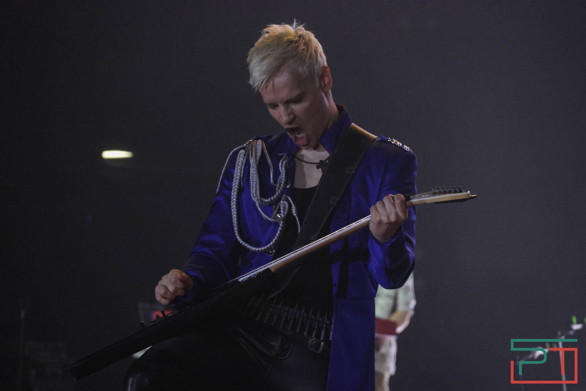 Певец SHAMAN выступил в Казани