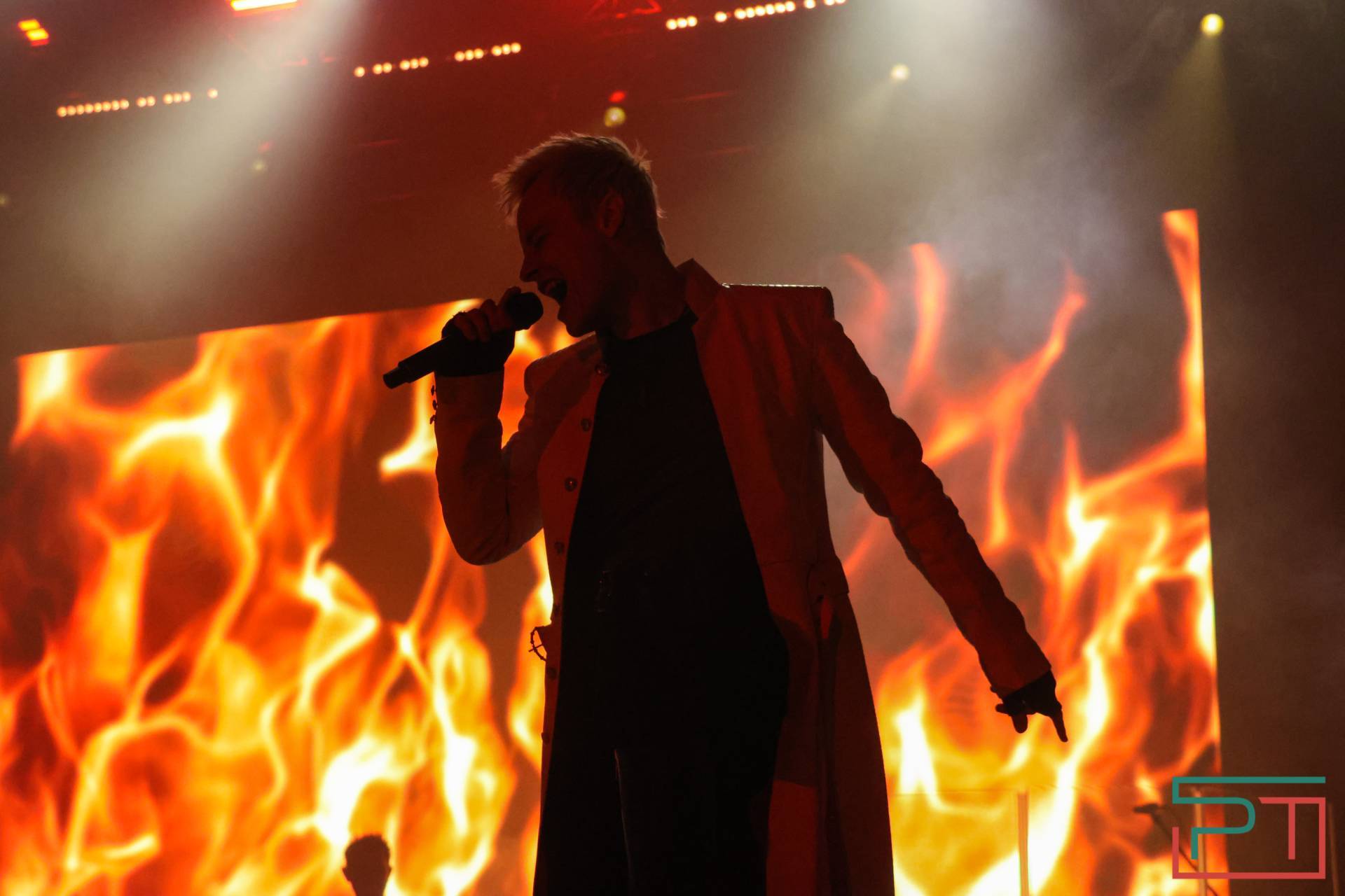 Певец SHAMAN выступил в Казани