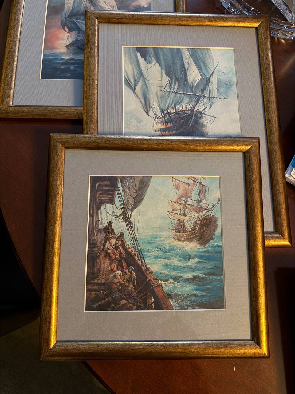 Заслуженный художник России Айдаров подарил 20 картин бойцам СВО