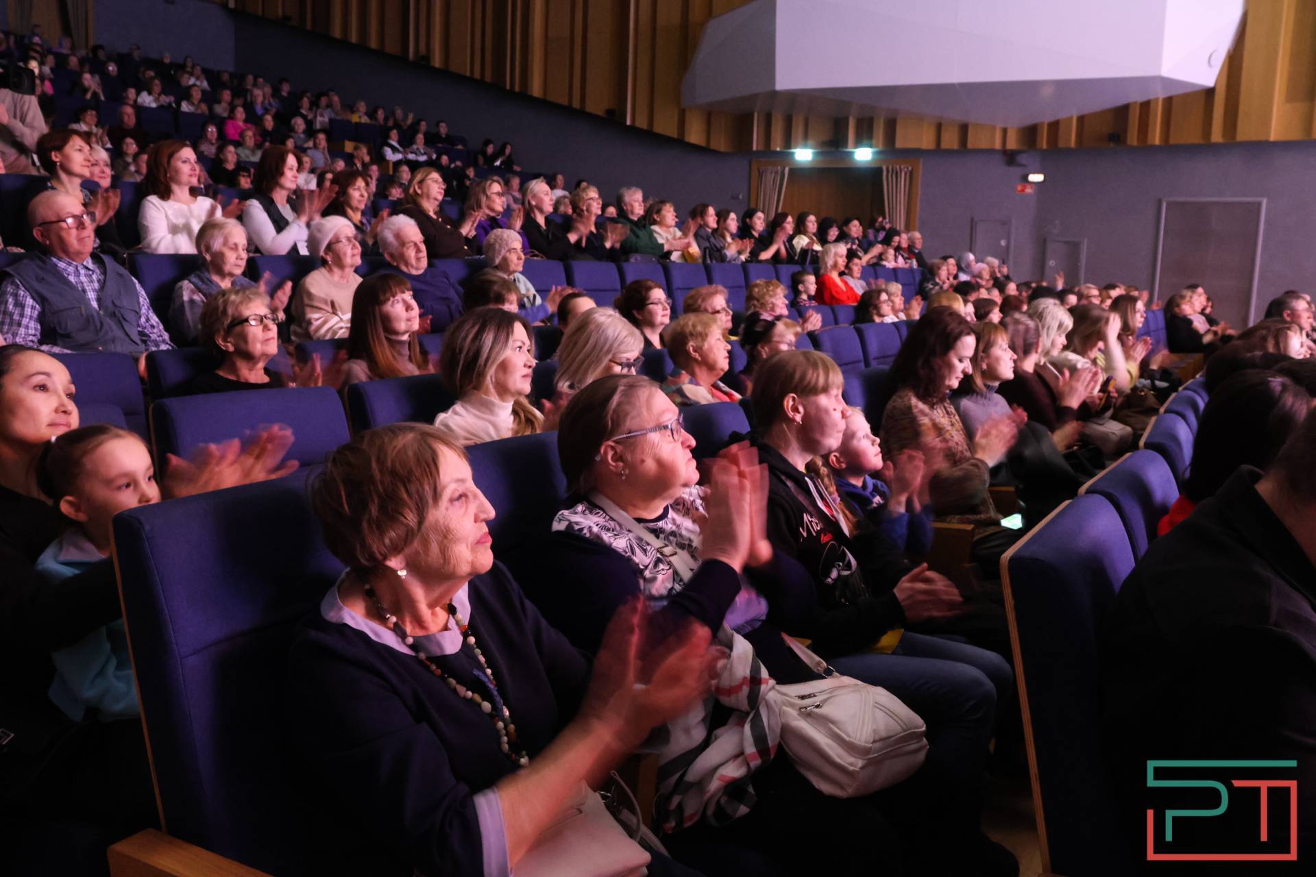 Праздничный концерт, посвященный Международному женскому дню