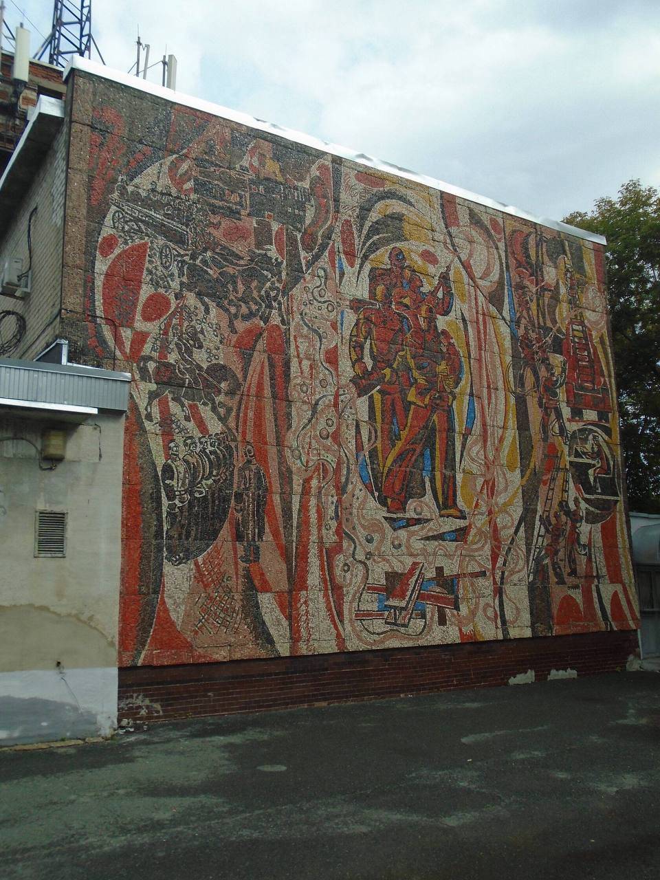 Комитет РТ объяснил отказ признать шесть советских панно в Казани объектами культурного наследия