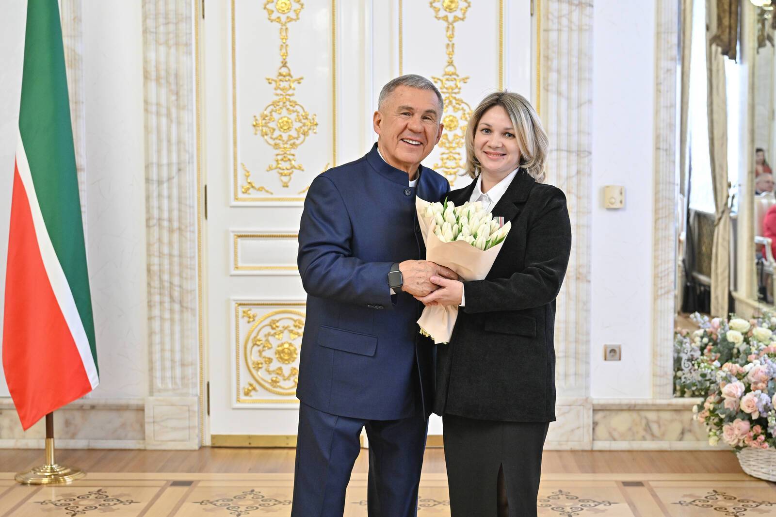 Накануне 8 Марта Минниханов вручил госнаграды выдающимся женщинам Татарстана