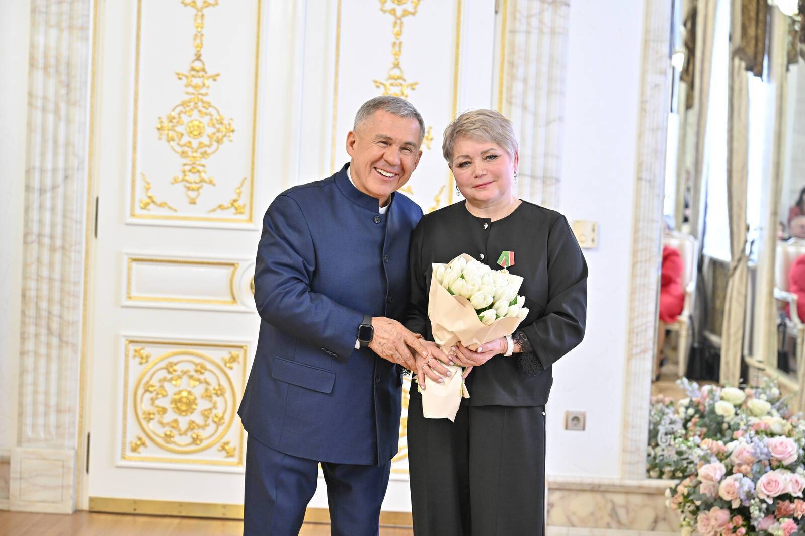 Накануне 8 Марта Минниханов вручил госнаграды выдающимся женщинам Татарстана