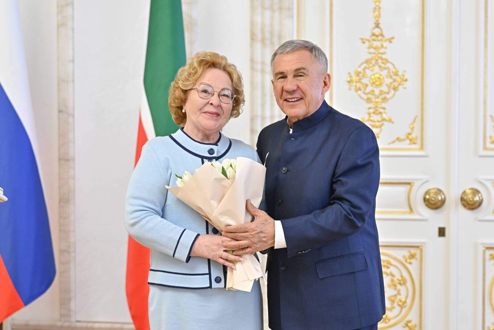 Накануне 8 Марта Минниханов вручил госнаграды выдающимся женщинам Татарстана