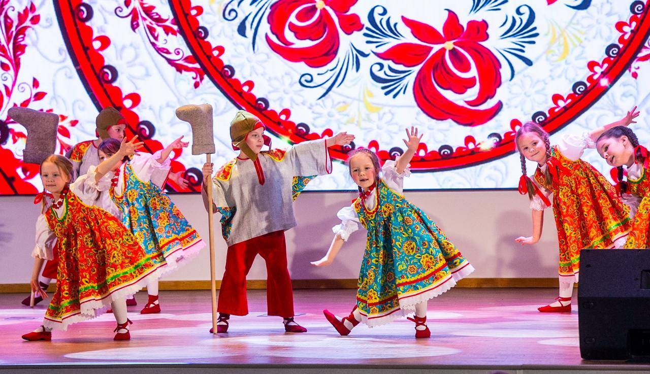 В Нижнекамске провели встречу и концерт для жен и матерей бойцов СВО