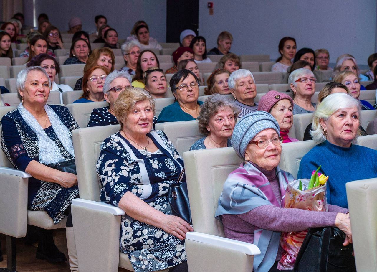 В Нижнекамске провели встречу и концерт для жен и матерей бойцов СВО
