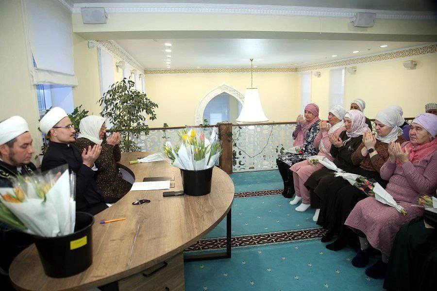 В мечети Пестрецов прошел ифтар для матерей и жен погибших бойцов СВО