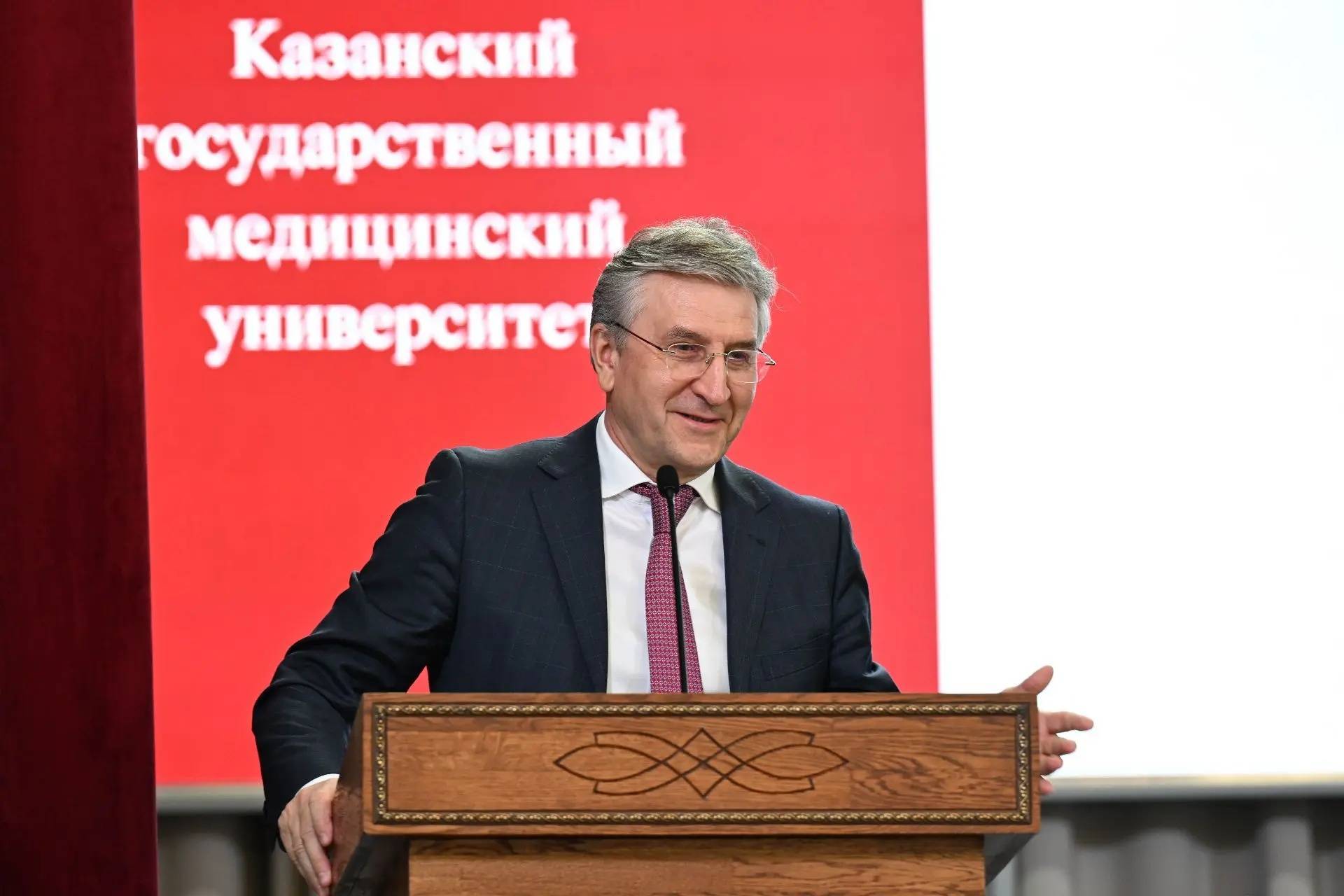 «Золотых гор уже завтра не обещаю»: депутат Госдумы Айрат Фаррахов пересел в кресло ректора КГМУ