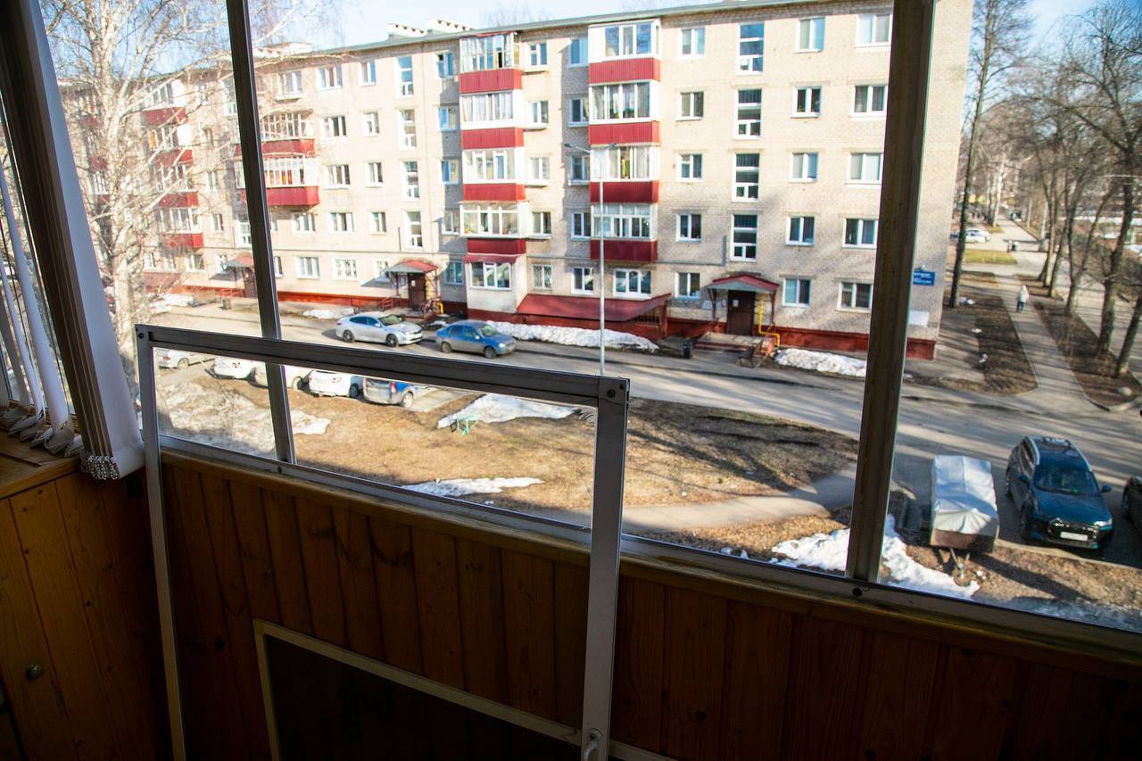 В домах Нижнекамска вставляют стекла, выбитые при ЧП на «НКНХ»