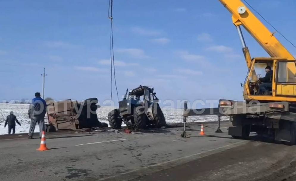 «Лада» и трактор столкнулись в Алькеевском районе Татарстана — погибли четыре человека