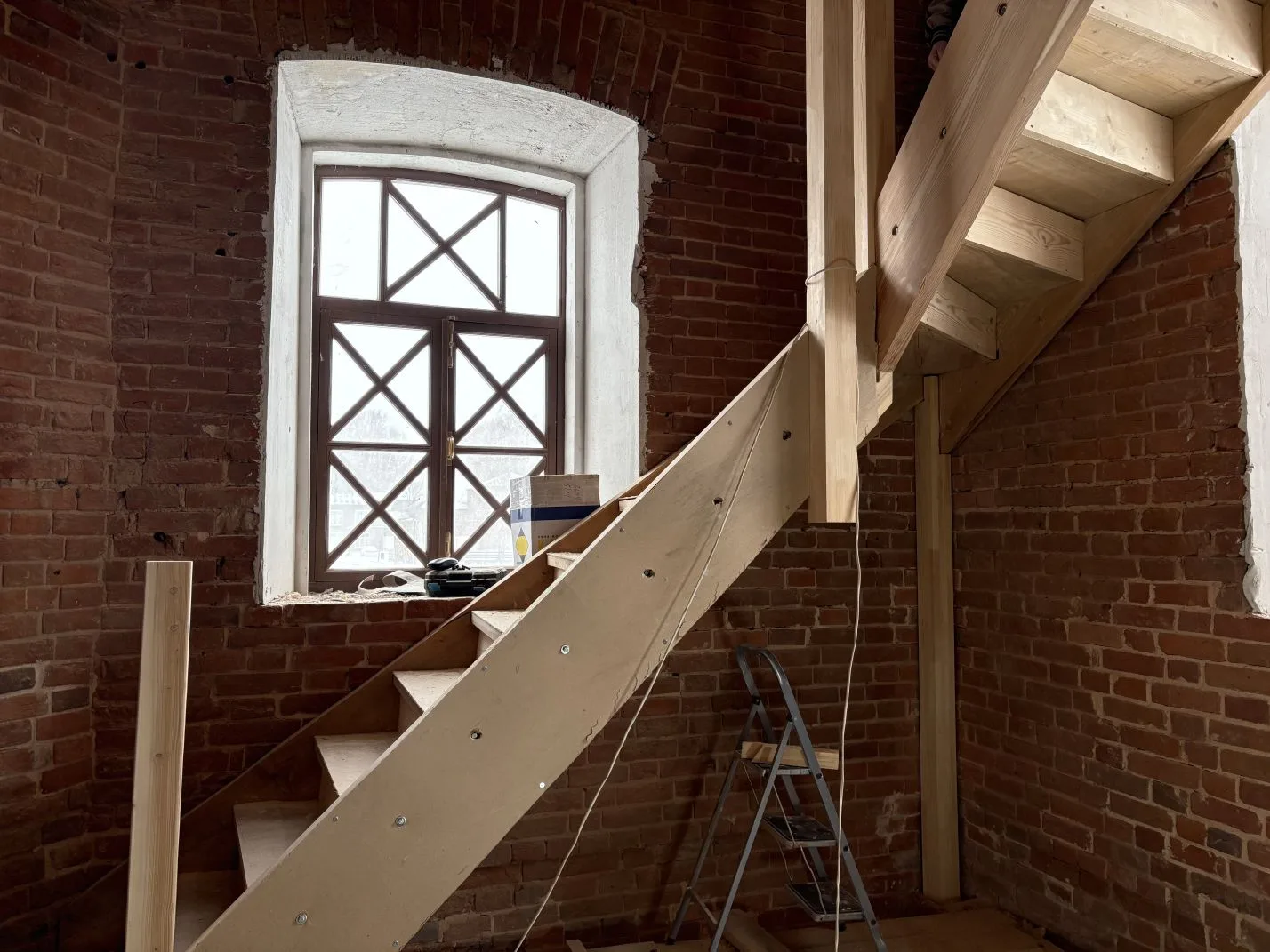 Летом завершится реставрация краеведческого музея и здания заводской школы в селе Новый Кокшан