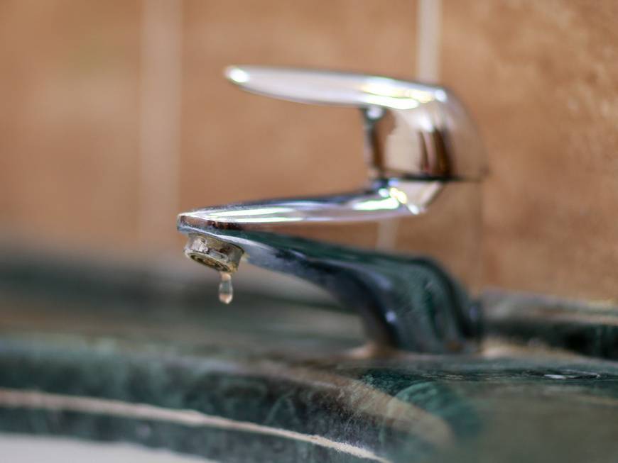 В домах двух районов Казани отключат воду почти на полтора дня