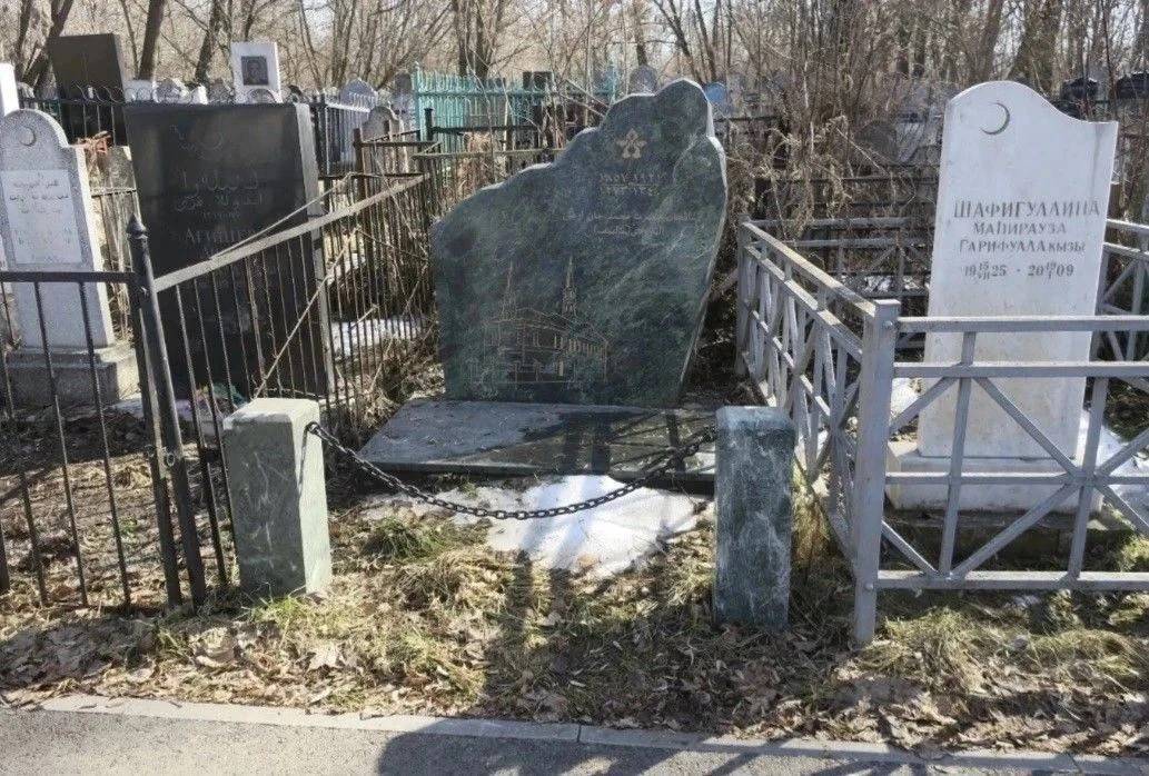 Три могилы на Ново-Татарском кладбище получат статус объектов культурного наследия