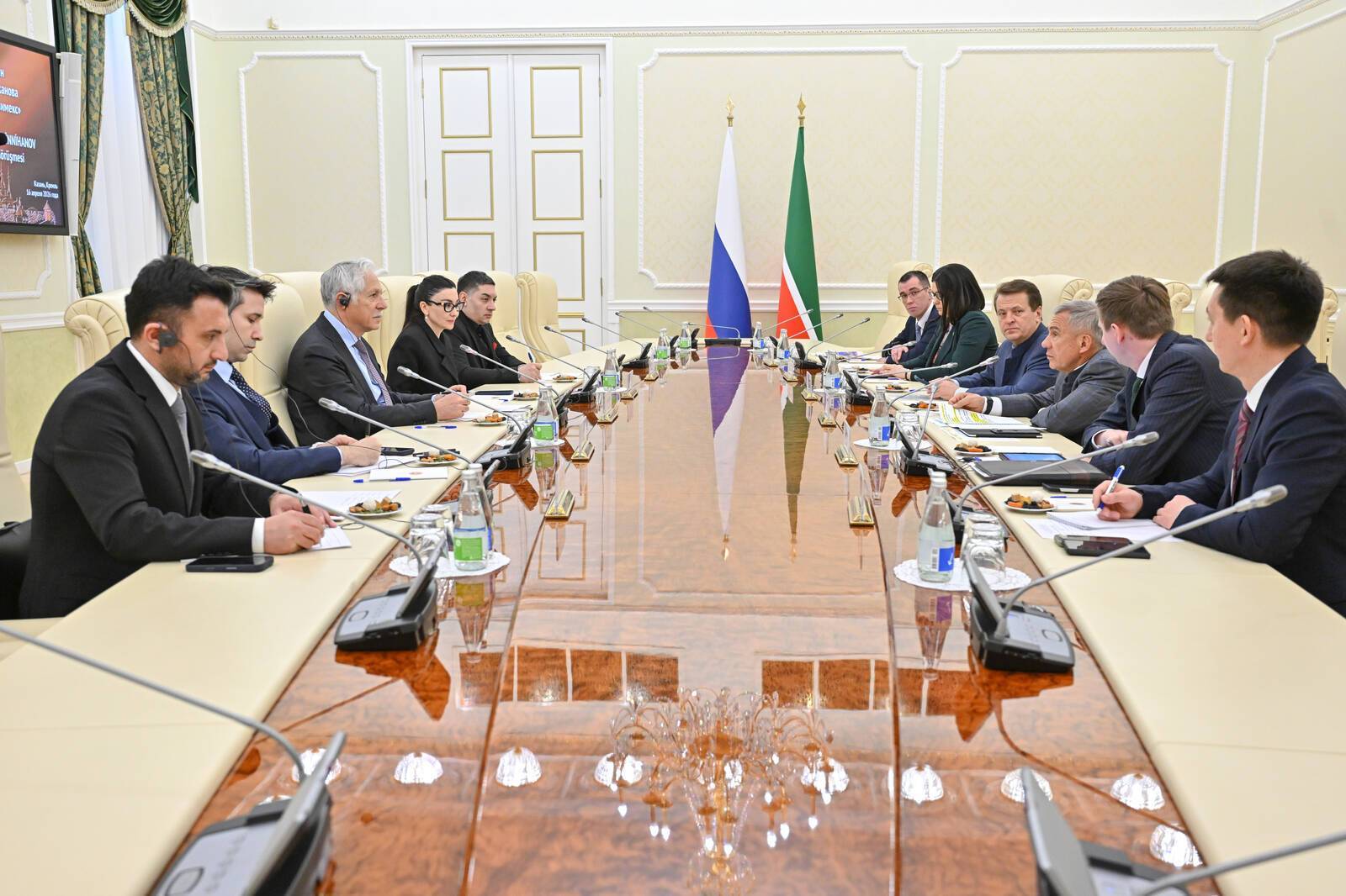 Минниханов встретился с руководством крупного строительного холдинга из Турции