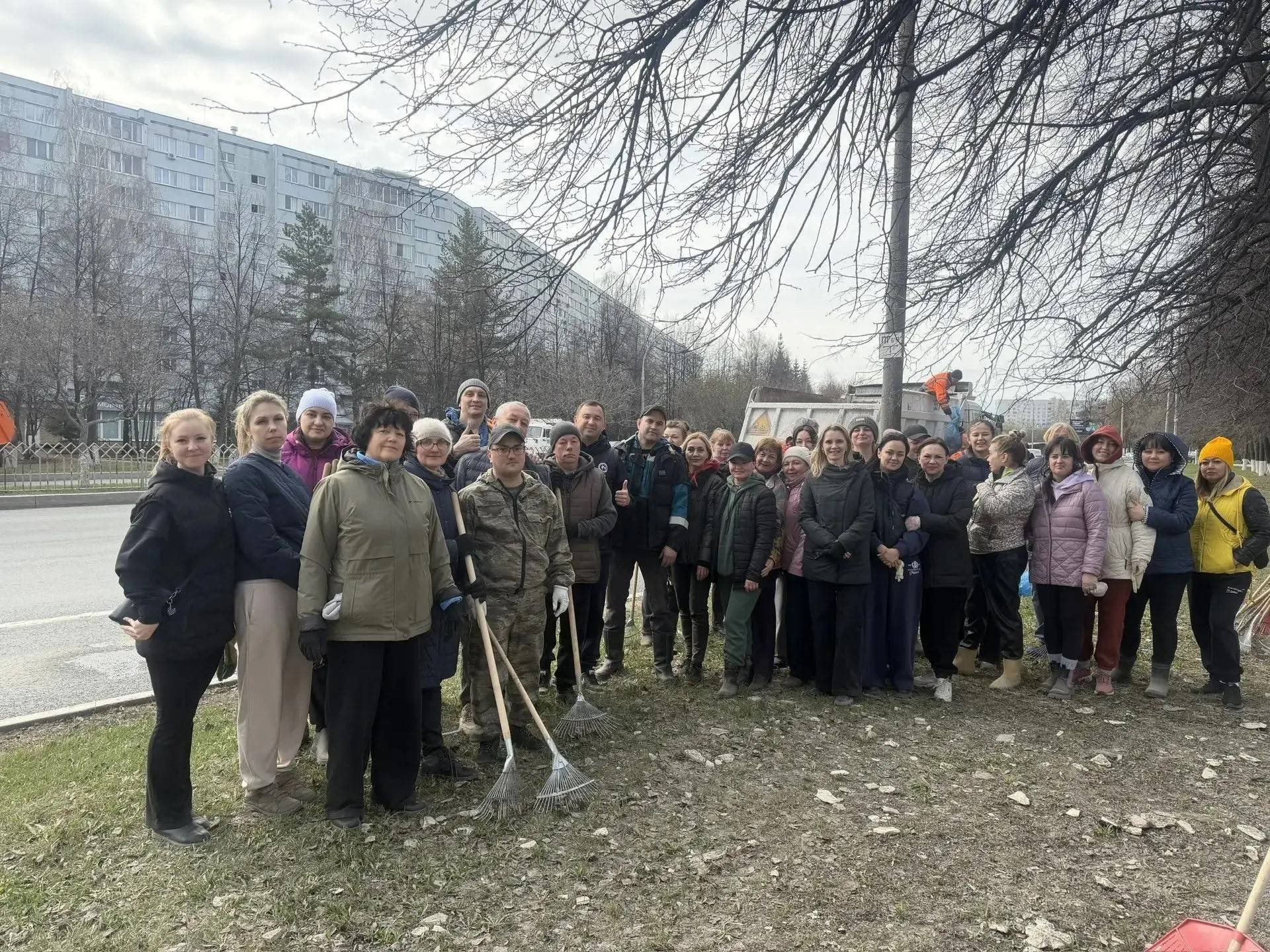 Общегородской субботник в Челнах объединил около 3 тыс. человек